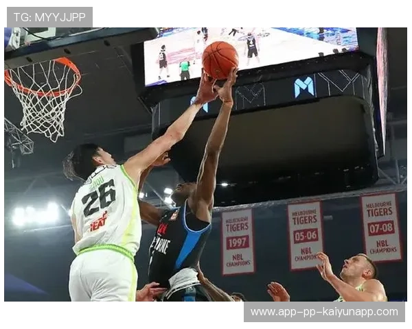 羽毛球连扣七板对手完美逆转，超越极限的精彩瞬间