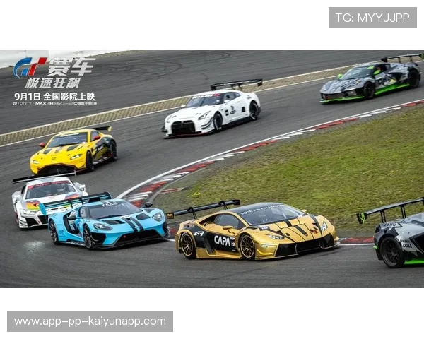 赛车直道火花四溅震撼——极速激情点燃你的心